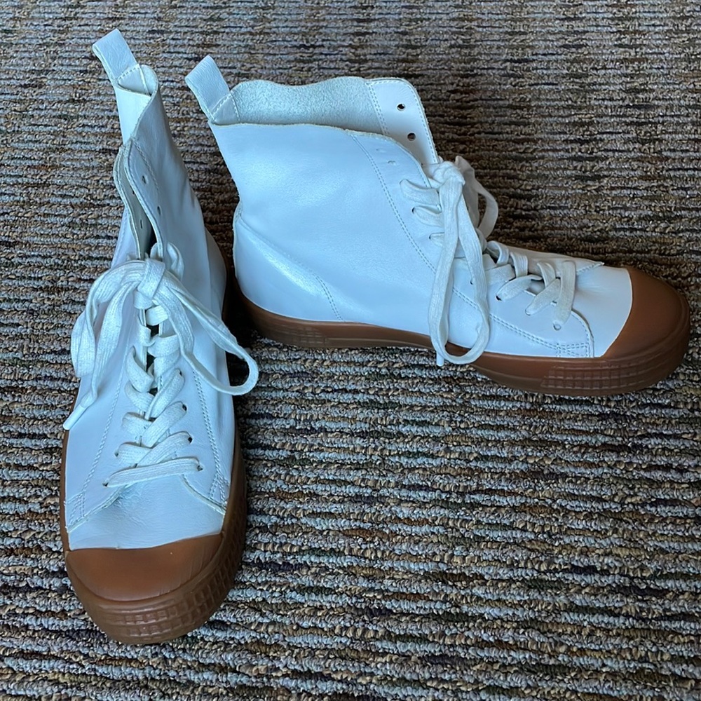 NWOT Topshop hi top size 6 men’s or 8 women